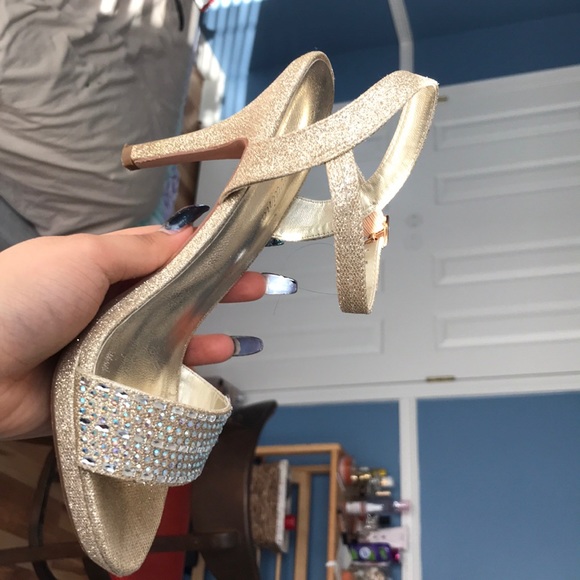 Heels - Picture 2 of 4